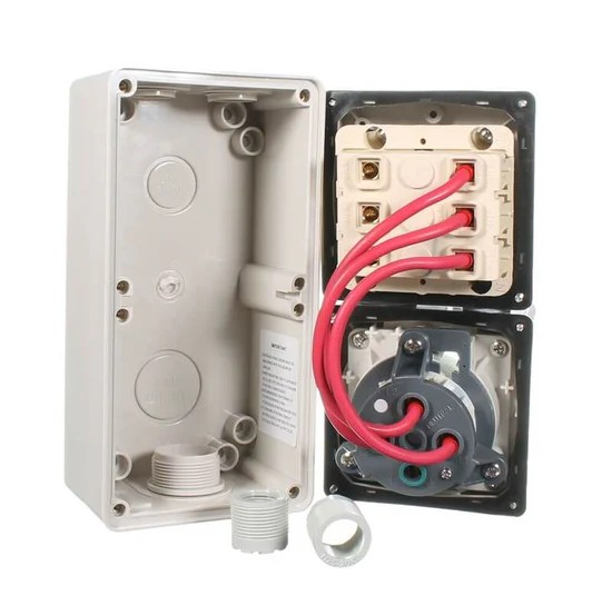 NLS 30492 | 66CV432 | 4 Pin 32Amp Switched Socket Outlet IP66